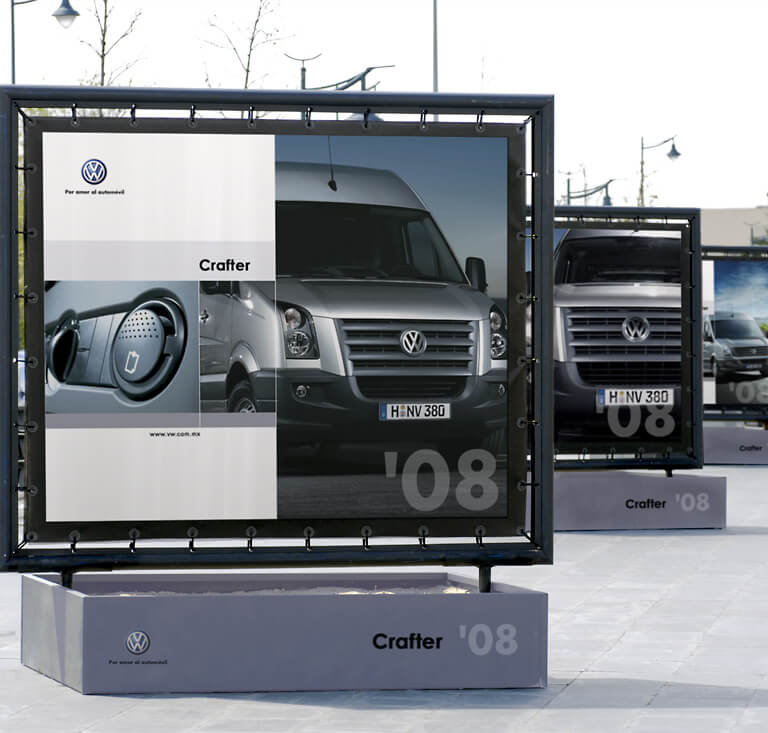 crafter_volkswagen_billboard_ insignia multimedia